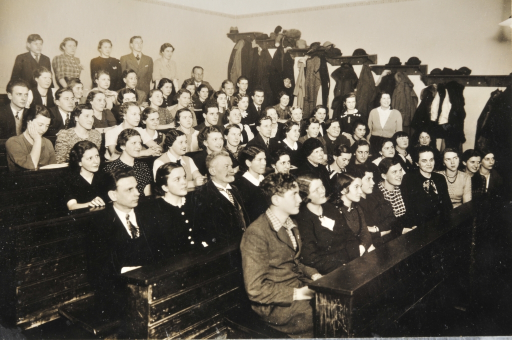 Harmonielehre class, Vienna Academy of Music, March 1937.