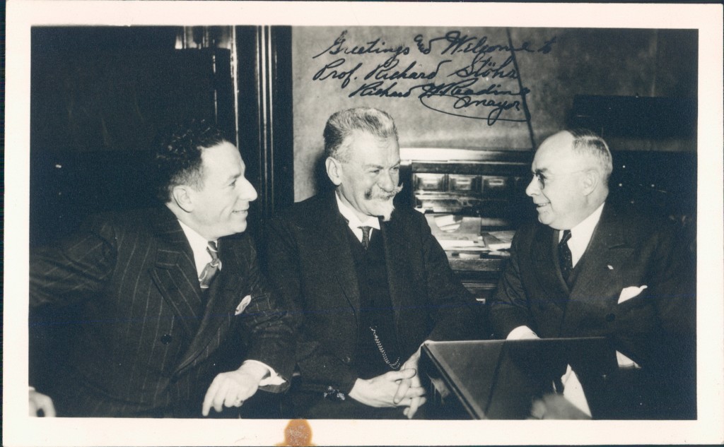 Richard Stoehr with the outgoing mayor of Detroit Richard Reading (right), December 1939.